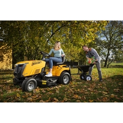 Riwall PRO RLT 92 HRD trávny traktor 92 cm so zadným vyhadzovaním a hydrostatickou prevodovkou