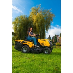 Riwall PRO RLT 92 HRD trávny traktor 92 cm so zadným vyhadzovaním a hydrostatickou prevodovkou