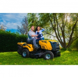 Riwall PRO RLT 92 HRD trávny traktor 92 cm so zadným vyhadzovaním a hydrostatickou prevodovkou