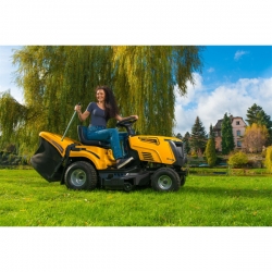 Riwall PRO RLT 92 HRD trávny traktor 92 cm so zadným vyhadzovaním a hydrostatickou prevodovkou